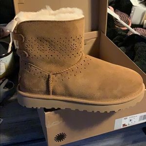 Women’s size 8 uggs
